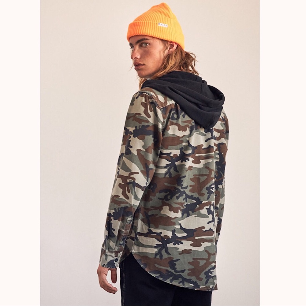 PACSUN Hooded Camo Long Sleeve Button Up Shirt - Picture 2 of 8